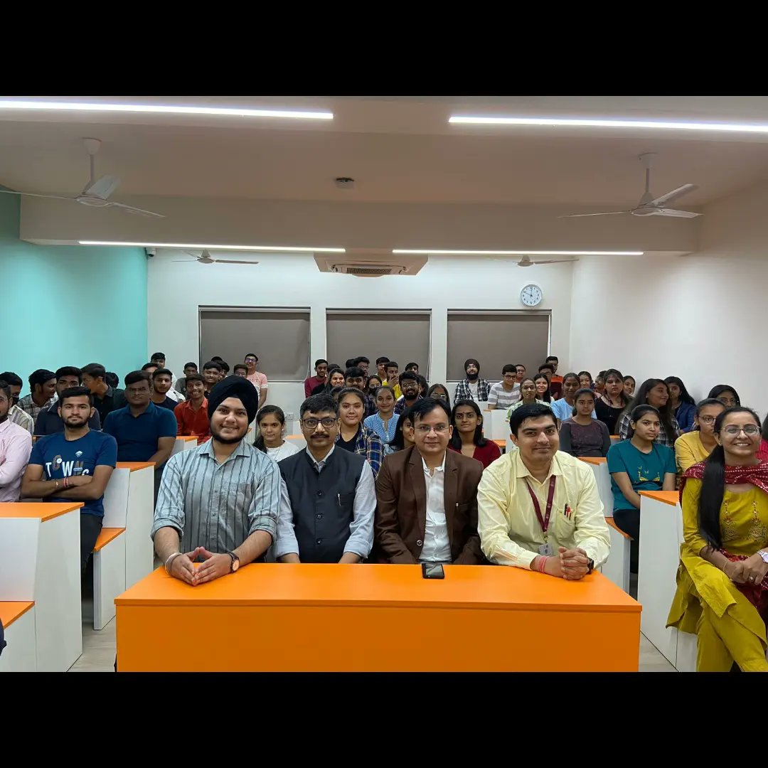 _JGUniversity's tweet photo. JG University hosted an exceptionally informative and captivating expert lecture by Mr. Bhavin Goklani. The lecture centered on harnessing the power of Tally Prime for digital accounting, tailor-made for our first-year https://t.co/6Cm9VYobnl students. https://t.co/exKDiClFQr