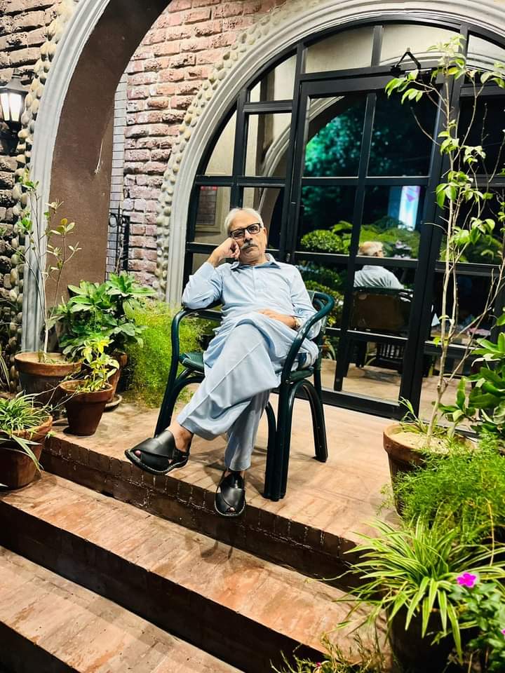 mauthiniem's tweet photo. Chào các bạn X...ta vừa về quê Pakistan, đấy là những đứa cháu cố và nội ngoại của ta.. https://t.co/eTWmvLjqb7