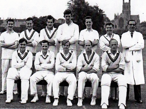 OVCC (@oldvigornianscc) on Twitter photo We're very sad to hear that Brian Brain (pictured here in 1962 middle of the back row) has died. The former <a href="/WorcsCCC/">Worcestershire CCC</a> and <a href="/Gloscricket/">Gloucestershire Cricket</a> bowler played for us from 1960-1983, and still holds the records for best bowling performance (11-2-16-9) and most wickets in a season (120). We're very sad to hear that Brian Brain (pictured here in 1962 middle of the back row) has died. The former <a href="/WorcsCCC/">Worcestershire CCC</a> and <a href="/Gloscricket/">Gloucestershire Cricket</a> bowler played for us from 1960-1983, and still holds the records for best bowling performance (11-2-16-9) and most wickets in a season (120).