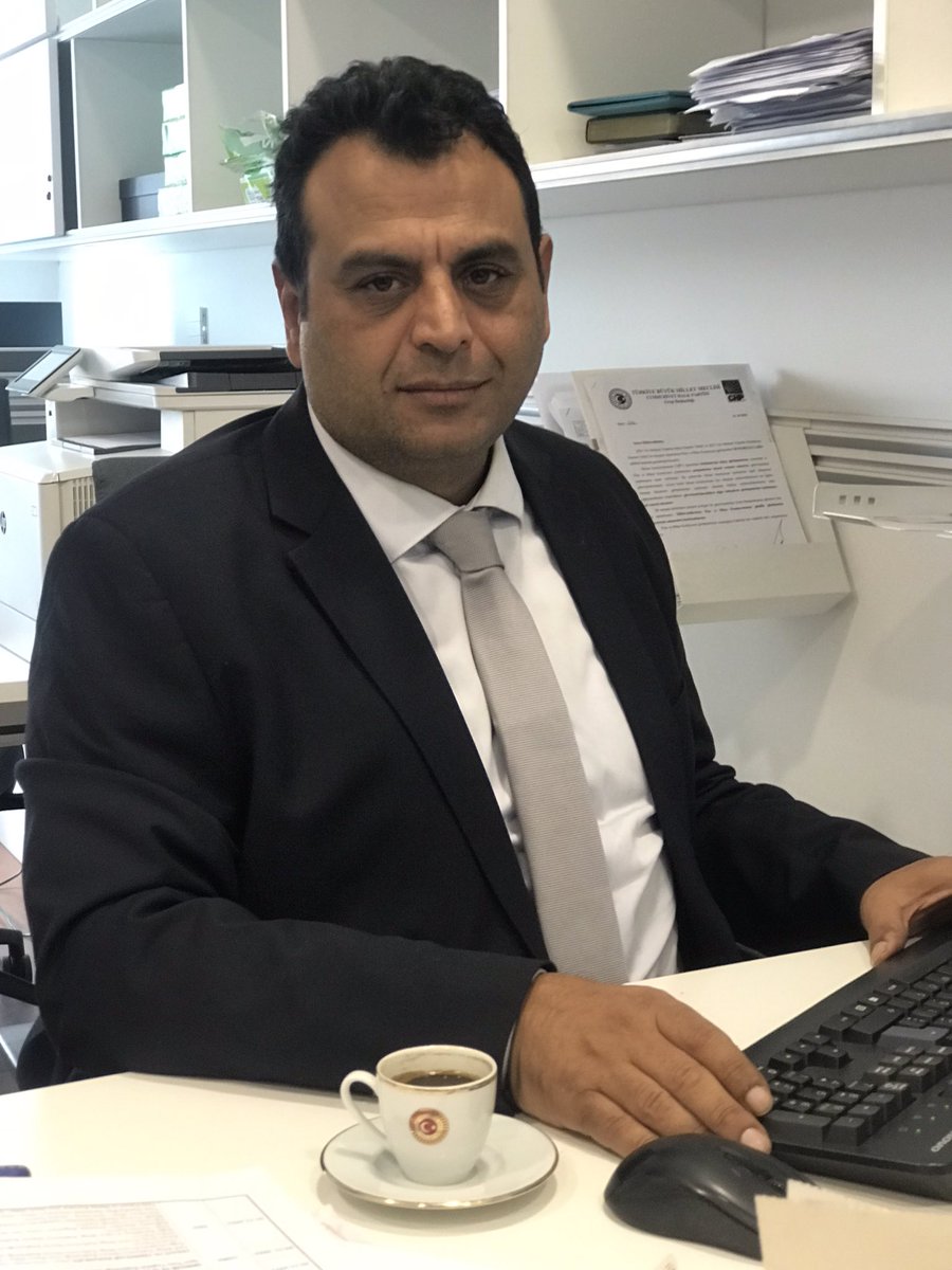 Sevgili Kardeşlerim ;
Yarın bütçe komisyonunda , Çalışma Sosyal Güvenlik Bakanlığı’nın bütçesi görüşülecek . Fakat Staj- çırak mağduriyetinin bakanlık bütçesi ile bir alakası yoktur . Sgk’nın gelir- gider mali durumu ile alakalı bir durumdur . 
Şuan meclisteyim , 
plan bütçede