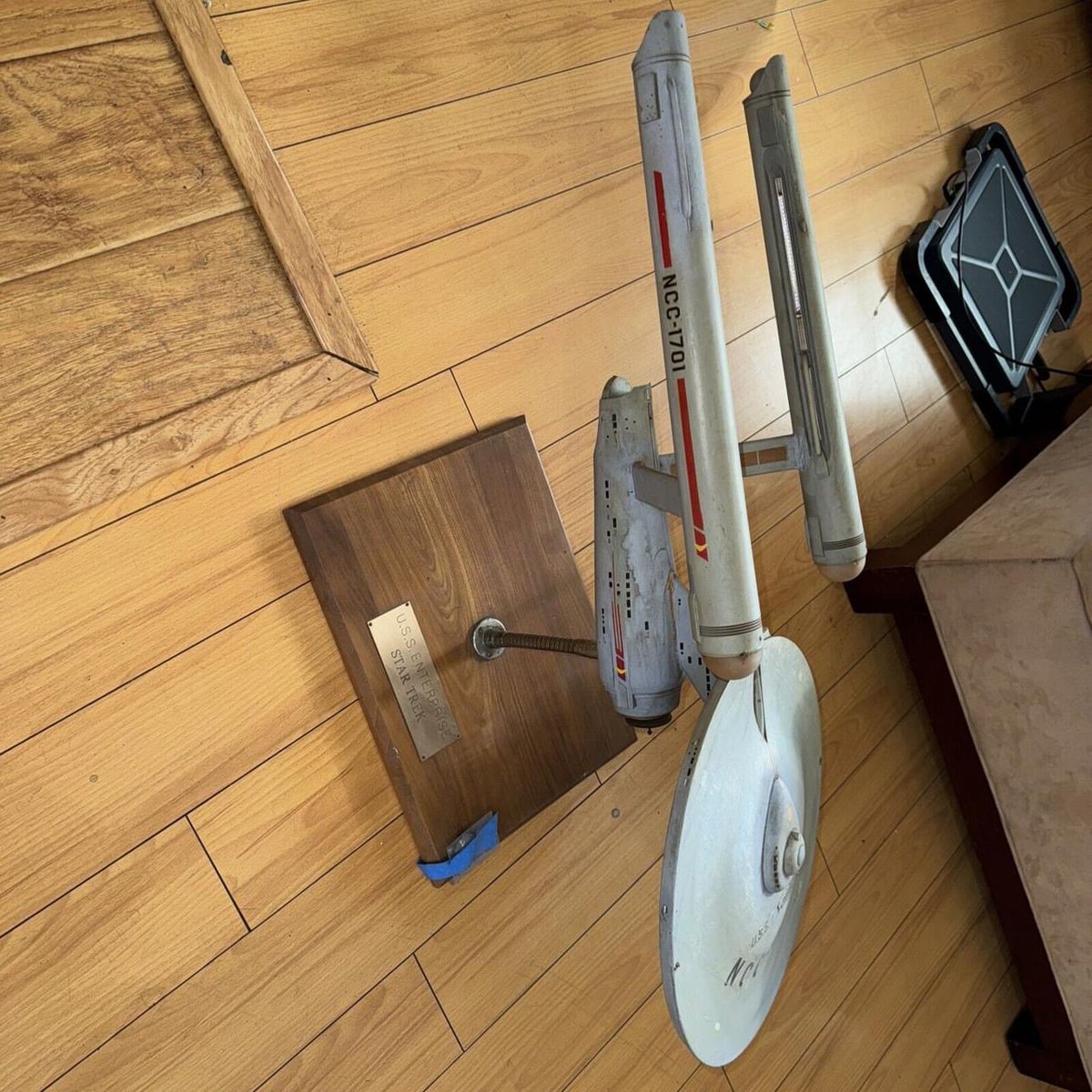 Alex Perry tweet media