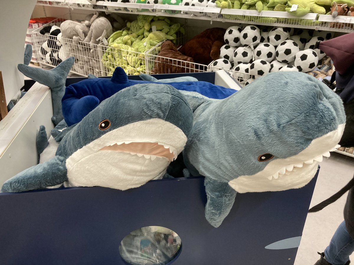 Hab zwei Fans vom @HaialarmPodcast bei IKEA getroffen. Liebe Grüße ☺️