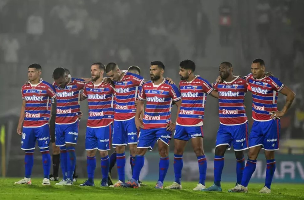 Centraltres's tweet photo. BAIÃO DE DOIS

O @baiaopodcast traz AQUELA rodada de pistolagem pós vice do @FortalezaEC na Sul-Americana.

Sensacional papo com @gilluizmendes, Nestor Sobrinho, @LeoBarros84 e o grande @danielfaco, que conta como foi a ida (e volta) do Uruguai.

NO FEED
📷Pablo Porciuncula https://t.co/zsULoGPwq8