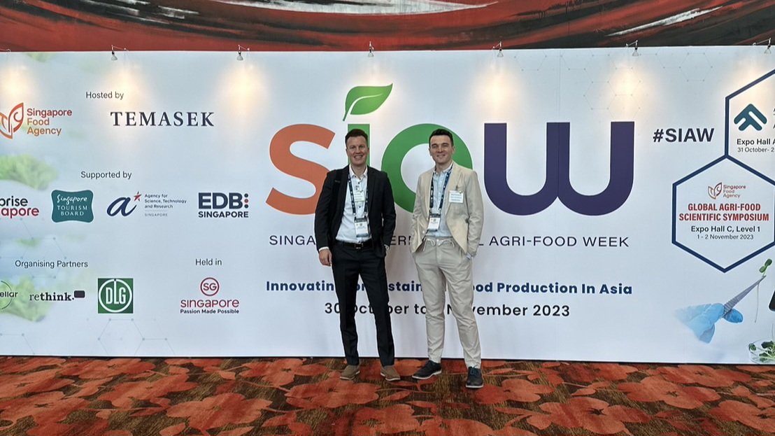 YesHealth Group (@yeshealthgroup) on Twitter photo We're in Singapore this week for Asia-Pacific Agri-Food Innovation Summit 🇲🇨🌱
Look out for our Chief Commercial Officer, Jesper Hansen 蔡斯博 and <a href="/dancunnin/">Daniel Cunningham</a>, our new Head of Public Relations.
#SIAW #Singapore #agtech #agriculture #foodindustry #verticalfarming We're in Singapore this week for Asia-Pacific Agri-Food Innovation Summit 🇲🇨🌱
Look out for our Chief Commercial Officer, Jesper Hansen 蔡斯博 and <a href="/dancunnin/">Daniel Cunningham</a>, our new Head of Public Relations.
#SIAW #Singapore #agtech #agriculture #foodindustry #verticalfarming