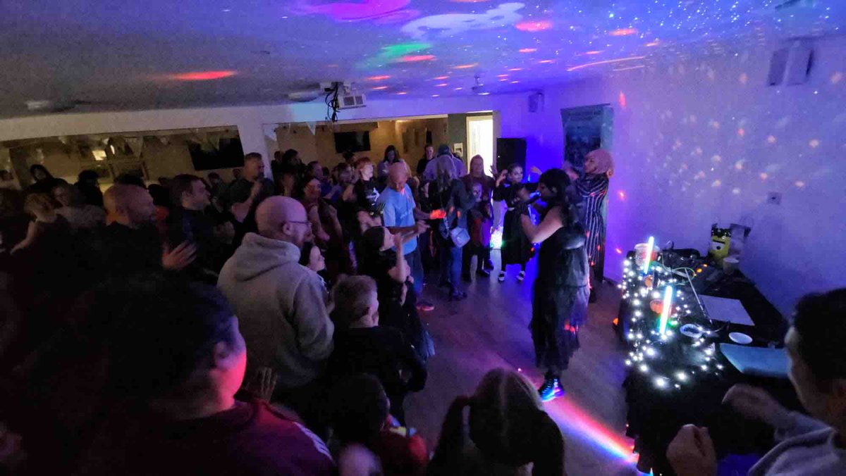 washyfc's tweet photo. Both of our Halloween parties were a huge success, two sell out events and the kids (and parents) had a great time. We’d love to see your pictures and suggestions for any future events you’d like to see
#washingtonandproud #washywashywashy #clubforthecommunity #cluboftheyear https://t.co/rpW9yZlX7s