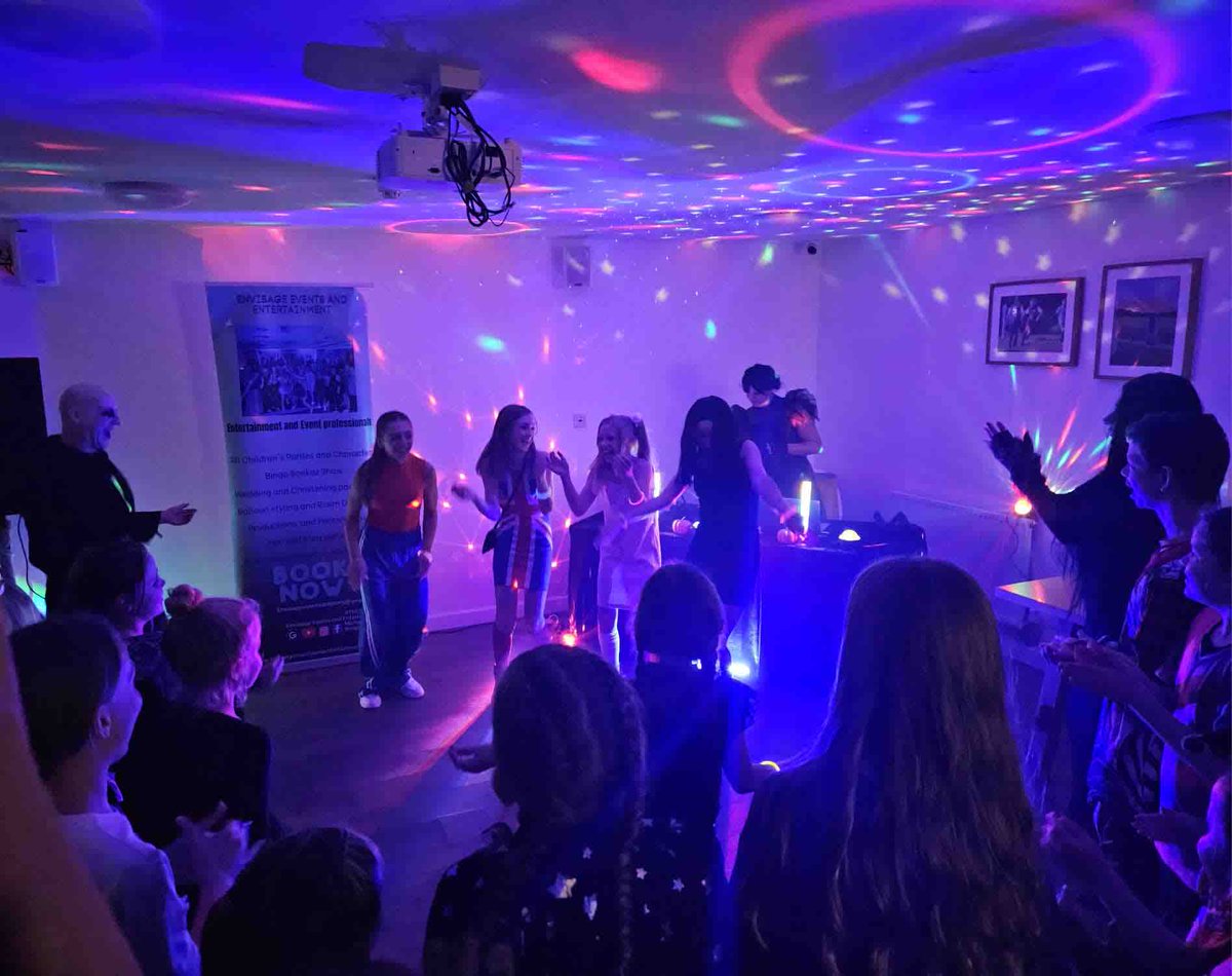 washyfc's tweet photo. Both of our Halloween parties were a huge success, two sell out events and the kids (and parents) had a great time. We’d love to see your pictures and suggestions for any future events you’d like to see
#washingtonandproud #washywashywashy #clubforthecommunity #cluboftheyear https://t.co/rpW9yZlX7s