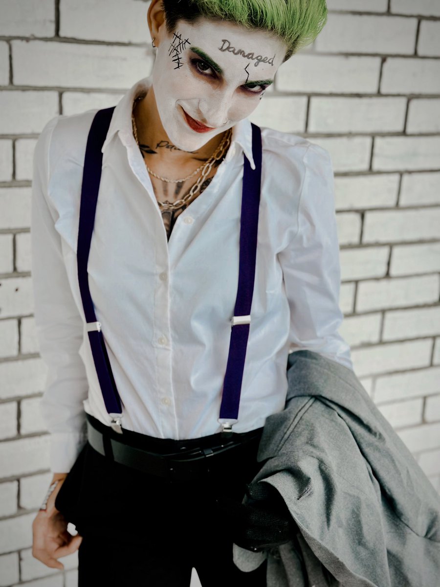 notjustkass's tweet photo. They laugh at me because I’m different I laugh at them because they’re all the same😈💚 https://t.co/2PbzCOdW0b