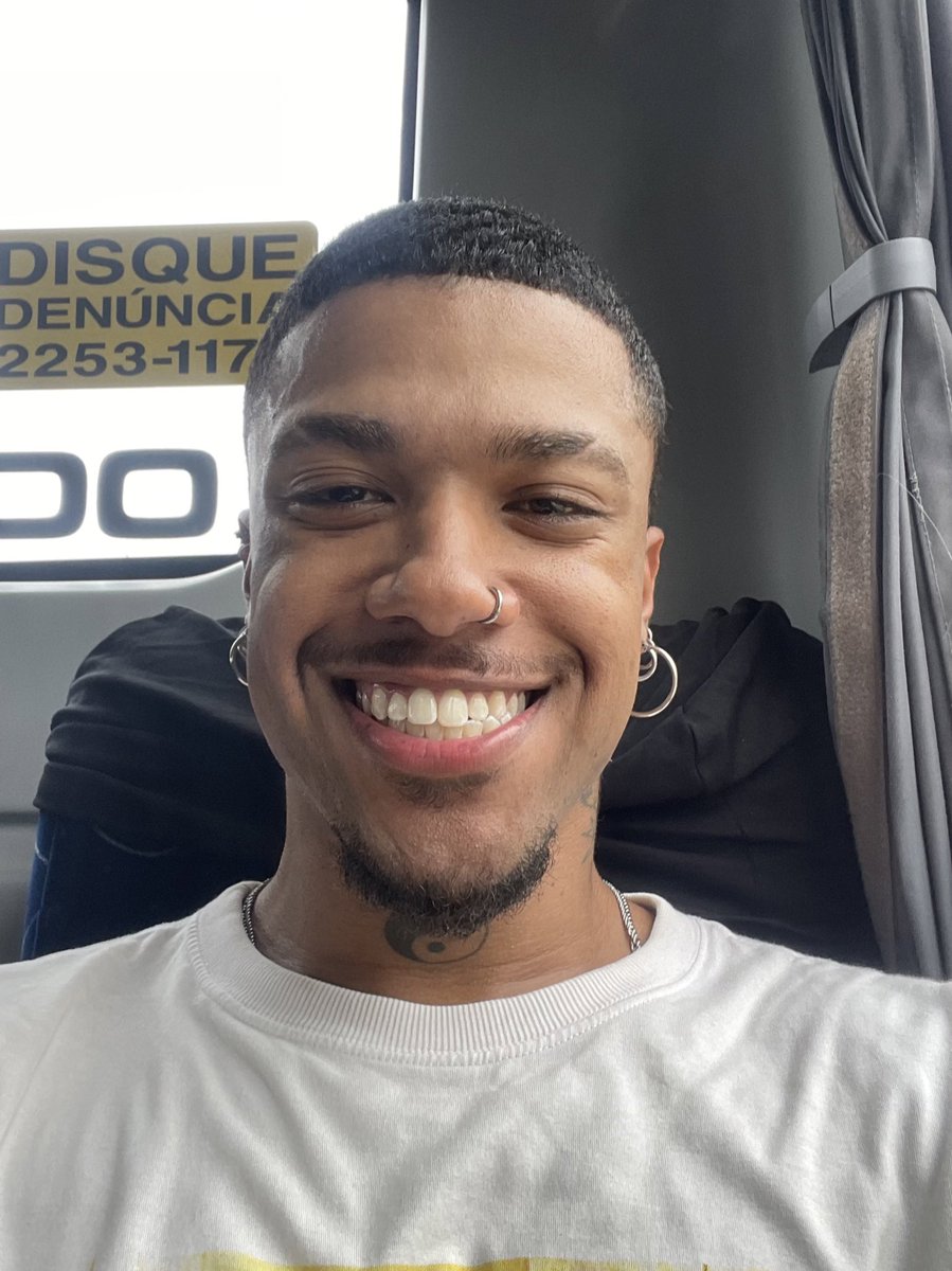 meratissima's tweet image. acordar c esse rostinho depois de ter dormido so 4h & correr p pegar onibus eh pra poucas viu π