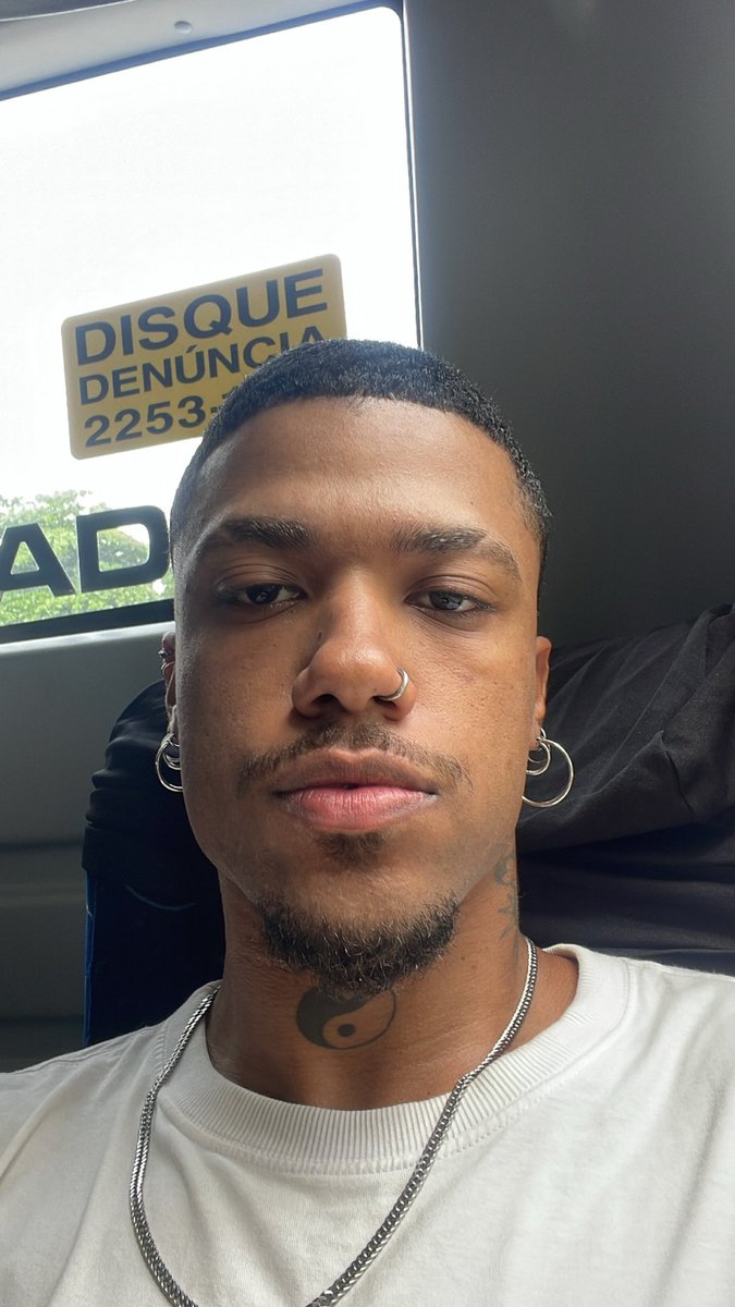 meratissima's tweet image. acordar c esse rostinho depois de ter dormido so 4h & correr p pegar onibus eh pra poucas viu π