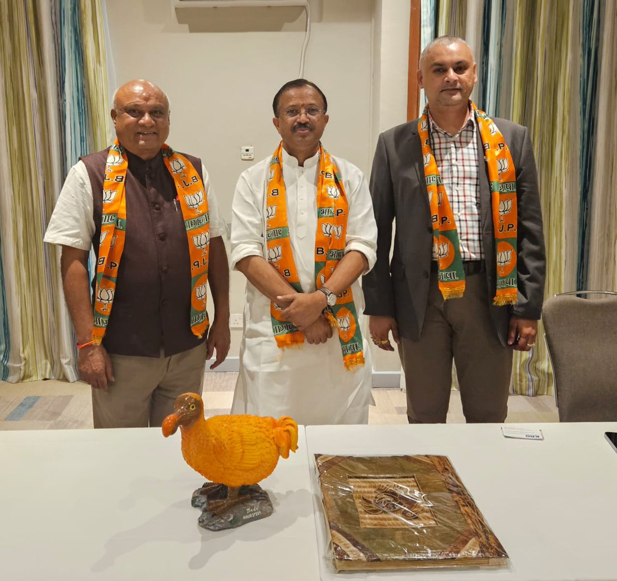 Atish Boyjonauth (@atishboyjonauth) on Twitter photo Courtesy call on Shri V. Muraleedharan ji . Minister of State for External Affairs and Parliamentary Affairs of India , during his state visit in Mauritius
<a href="/AmitShah/">Amit Shah</a> <a href="/DrSJaishankar/">Dr. S. Jaishankar</a> <a href="/MOS_MEA/">V. Muraleedharan</a> <a href="/narendramodi/">Narendra Modi</a> <a href="/nsitharaman/">Nirmala Sitharaman</a> <a href="/vijai63/">Dr Vijay Chauthaiwale</a> <a href="/JPNadda/">Jagat Prakash Nadda</a> @ Courtesy call on Shri V. Muraleedharan ji . Minister of State for External Affairs and Parliamentary Affairs of India , during his state visit in Mauritius
<a href="/AmitShah/">Amit Shah</a> <a href="/DrSJaishankar/">Dr. S. Jaishankar</a> <a href="/MOS_MEA/">V. Muraleedharan</a> <a href="/narendramodi/">Narendra Modi</a> <a href="/nsitharaman/">Nirmala Sitharaman</a> <a href="/vijai63/">Dr Vijay Chauthaiwale</a> <a href="/JPNadda/">Jagat Prakash Nadda</a> @