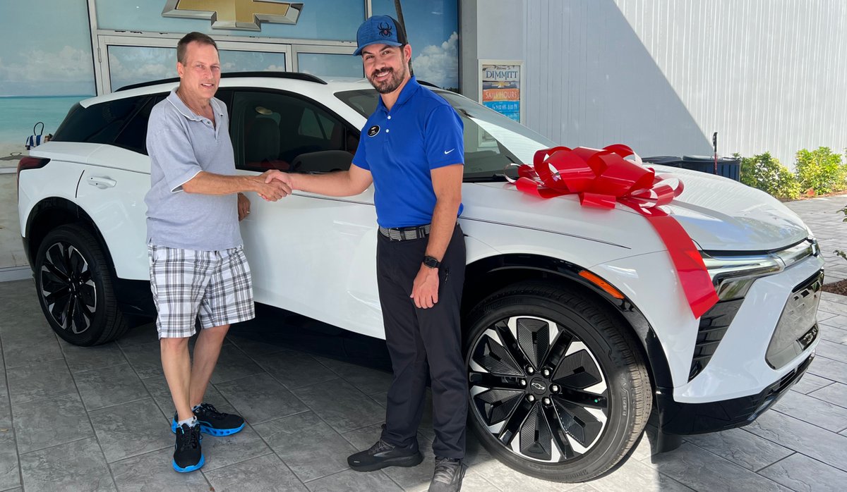 Exciting news! 🥳 Craig recently joined the electric vehicle revolution and is now the proud owner of the newly released ⚡#BlazerEV ⚡ from #DimmittChevrolet, courtesy of Philip DiPaolo! 🤩 Congratulations, and thank you, Craig! #GoElectric #BoldMoves