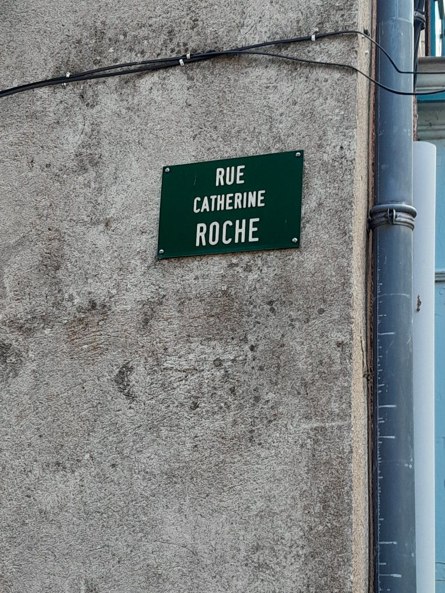 CatherineRoche2's tweet image. Mais qui est-elle ? Peut-être une idée @MartineCONORD ? #Hérisson #Allier