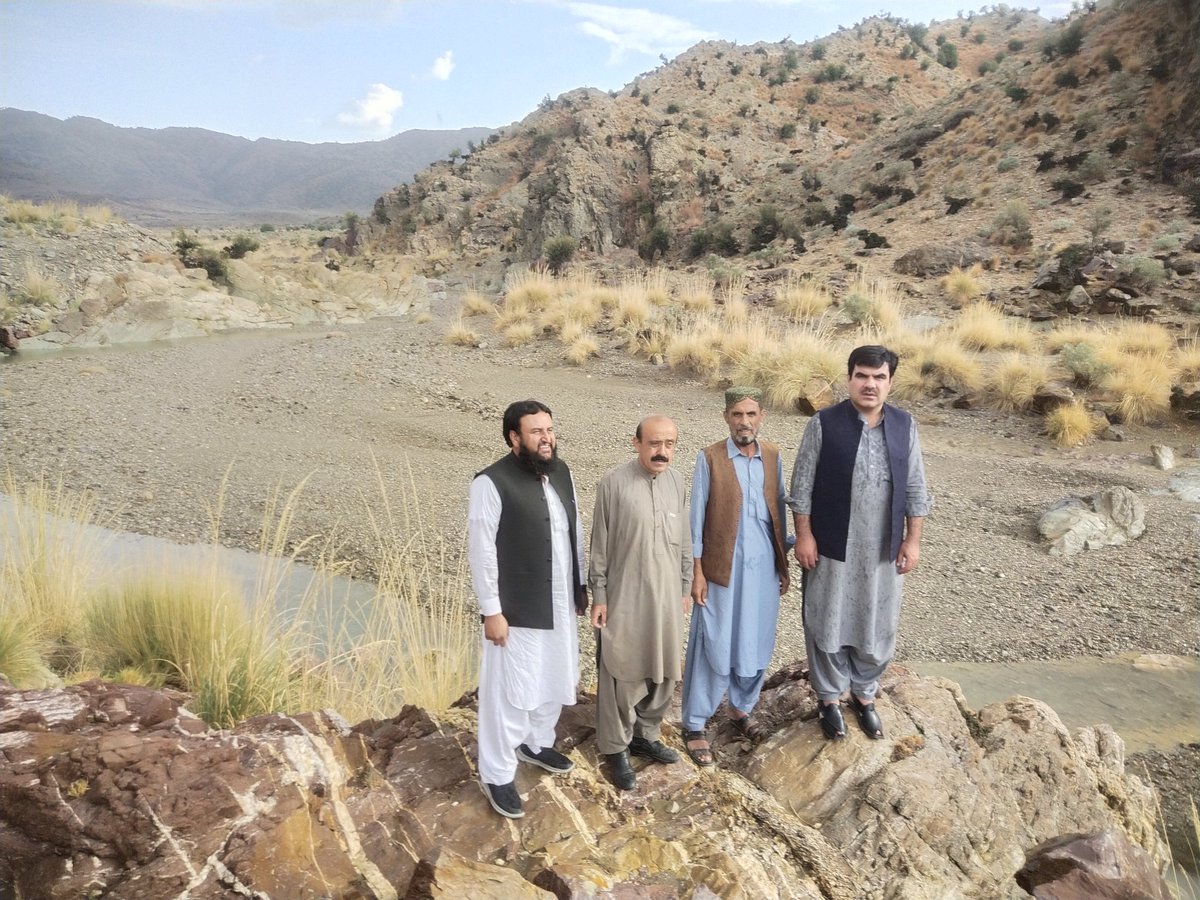 AzmatKakar12's tweet photo. Enjoying the beautiful weather of Musakhail. https://t.co/jkZx3j4hQO