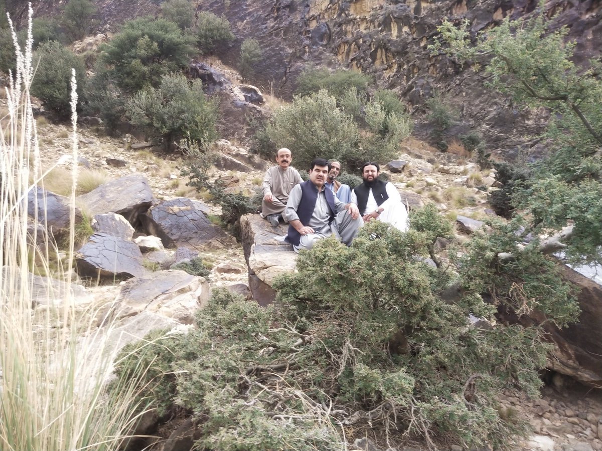 AzmatKakar12's tweet photo. Enjoying the beautiful weather of Musakhail. https://t.co/jkZx3j4hQO