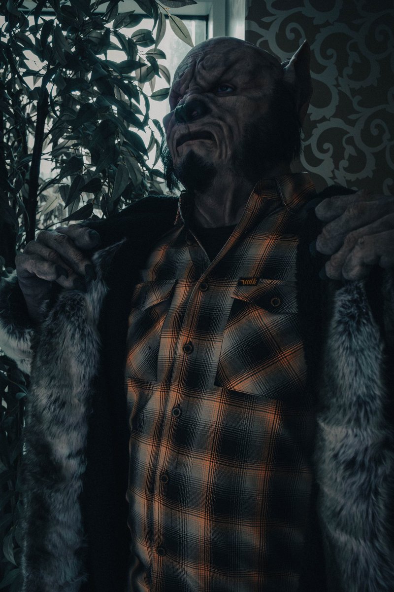 Proper outfit for a Werewolf 🐺
_____

#Werewolf #Monster #Creature #Halloween #Halloween2023 #CFXMasks #VolkFlannel #Spirithoods