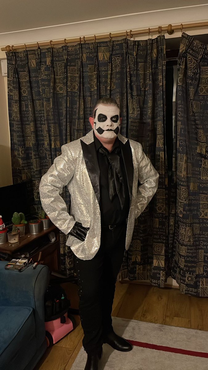 marknfurter's tweet photo. Amazing All Hallows with @TrixieDev at @FearFactory in Dublin. #Papa came out to play #GhostUnHallowsEve #FroqueYourself https://t.co/JoMkqtGJmz