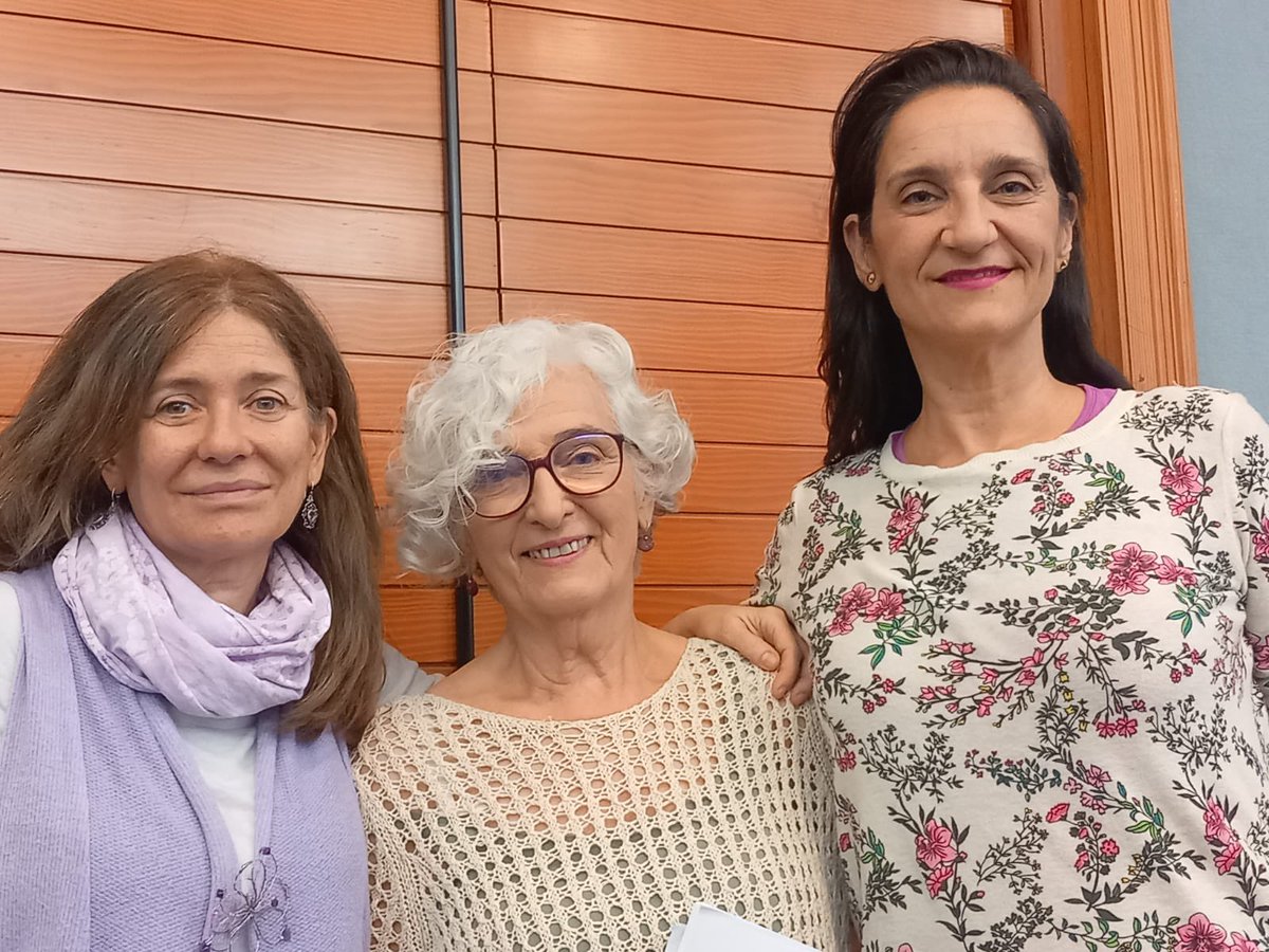 LuzPichel's tweet photo. Así de bien arropada regreso de Poesencia, Valencia. https://t.co/vkXUMeIss6
