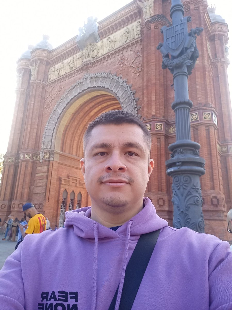 EverAle12369017's tweet photo. Arco del Triunfo, Barcelona https://t.co/FYRzQNLA8i