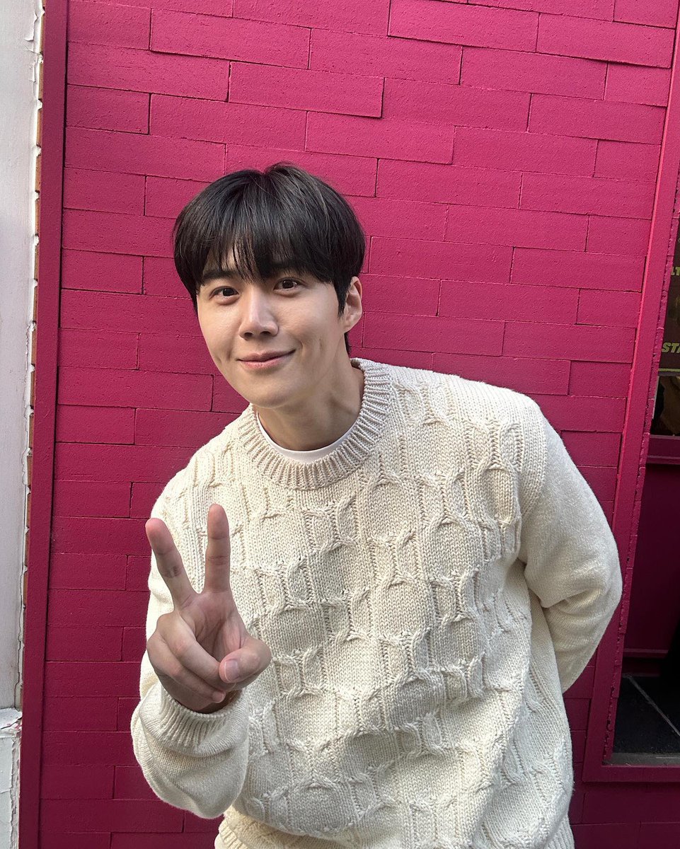 _bearsh's tweet photo. 김스다 업데이트 ! ! 
김선호 셀카 오다 😁💕 https://t.co/g9YhuGvKoU