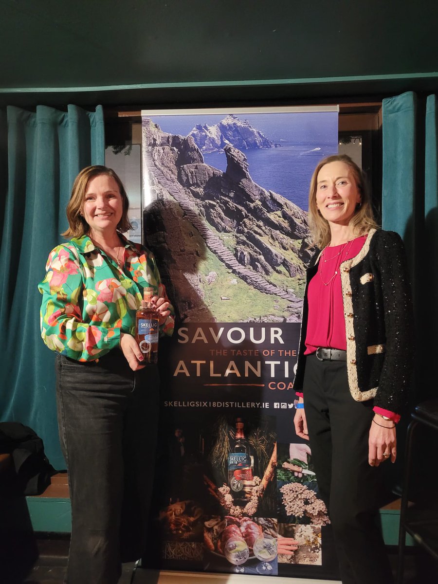 TiMediaNordics's tweet photo. Celebrating Ireland #HomeOfHalloween at our annual Quiz Night in Copenhagen, in partnership with @SkelligSix18 🥃☘️

Congratulations to this year's winning team from @politiken 🗞️🏆 https://t.co/14F4ZU2p1F
