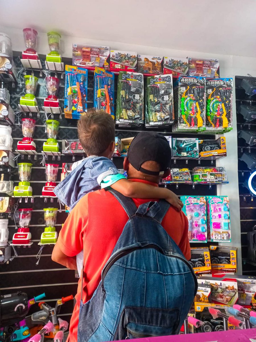 Buenos días!!
Se viene el mes de Diciembre, Navidad y Fin de año y desde ya, deseo de todo corazón que a todos aquellos que les toca ser "Santa Claus" no les falte el dinero para que sus hijos no les falte nada y tengan una bonita NAVIDAD ❤