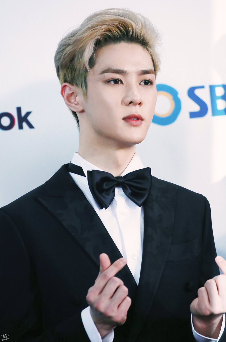 kunxct's tweet photo. ──  saya sebagai salah satu admin base WayV Unity full senyum hari ini. Sending a big love for all of you, guys, xixi. Sekian pidato dari saya malam ini, saya kembalikan lagi kepada MC." https://t.co/MbIaNB9eUP