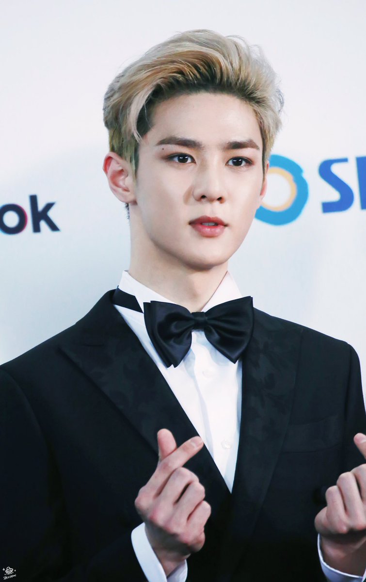 kunxct's tweet photo. ──  saya sebagai salah satu admin base WayV Unity full senyum hari ini. Sending a big love for all of you, guys, xixi. Sekian pidato dari saya malam ini, saya kembalikan lagi kepada MC." https://t.co/MbIaNB9eUP