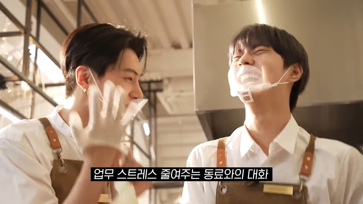 Jaywonhugs's tweet image. jay and jungwon making each other laugh because of their random goofiness 

— a thread 🐈‍⬛🐈 !