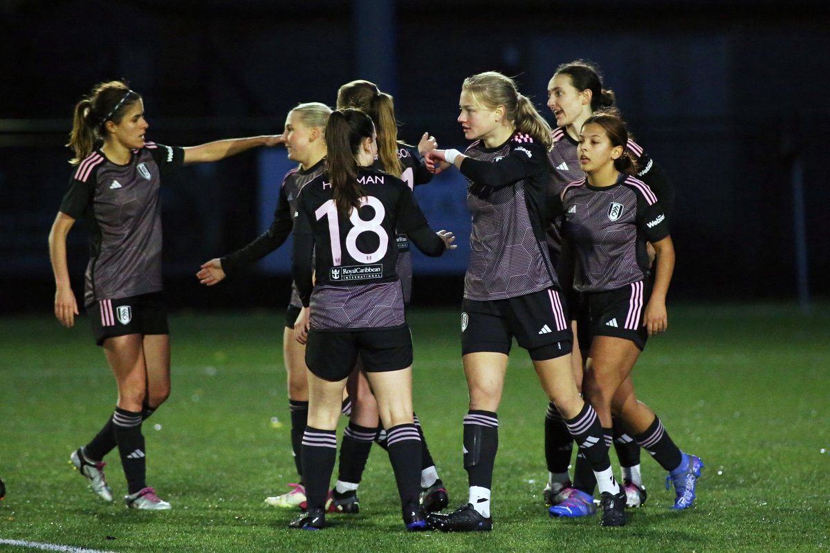 Steve_Jaye_'s tweet photo. September &amp; October:

Ten games unbeaten 🤩
51 goals scored ⚽️ 
9 goals conceded 🥅 
3 clean sheets ⛔️ 
Progression to Women’s FA Cup 1st Rd 📈
Season best crowd - 267 👨‍👩‍👧‍👦

1 together group of amazing people, players &amp; staff!

Let’s see what November as in store for us…

#FFCW https://t.co/T4ss53lrwk