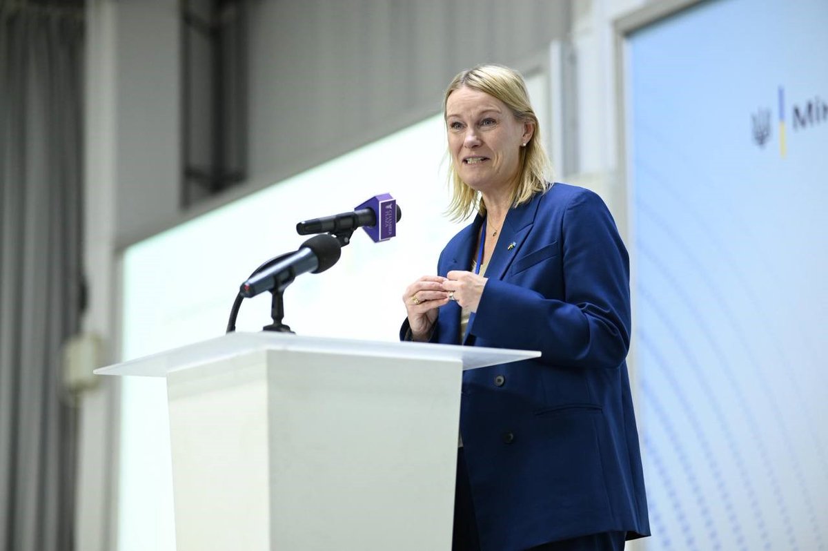 UNHCRUkraine's tweet photo. We are proud to co-host the first All-Ukrainian 🇺🇦 Forum of IDP Councils, which provides a platform for IDPs to directly influence policies &amp; programs that enable their inclusion &amp; contribution to their new communities.

Nothing for the People without the People. https://t.co/kLCfCYvu2f