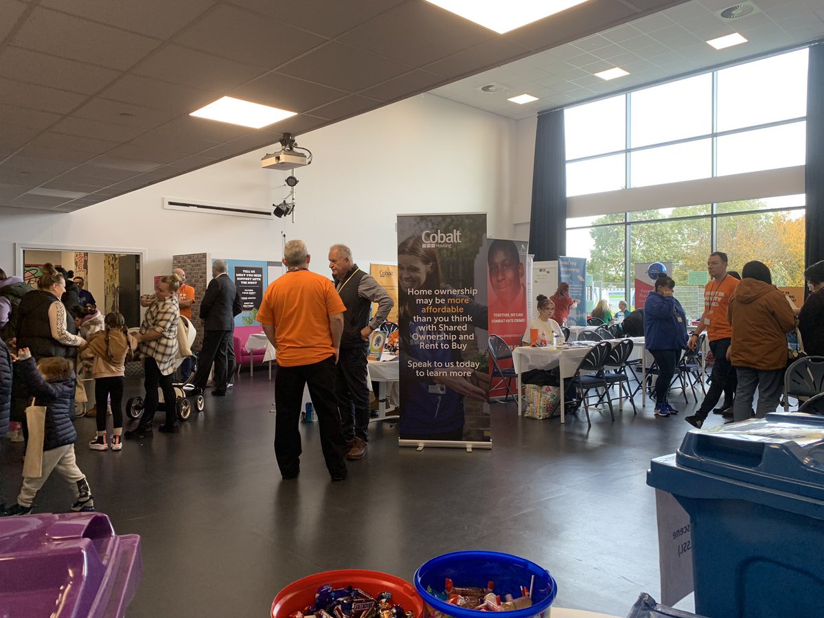 lpool_LSSL's tweet photo. #AltFest | At @CobaltHousing AltFest today at St John Bosco Arts College, lots of activities, stalls, music, food &amp; more!

A day for people of all ages &amp; an exciting opportunity to celebrate communities across Croxteth, Norris Green and Fazakerley!
Here to answer any questions 👋 https://t.co/KxFBAOJyzv
