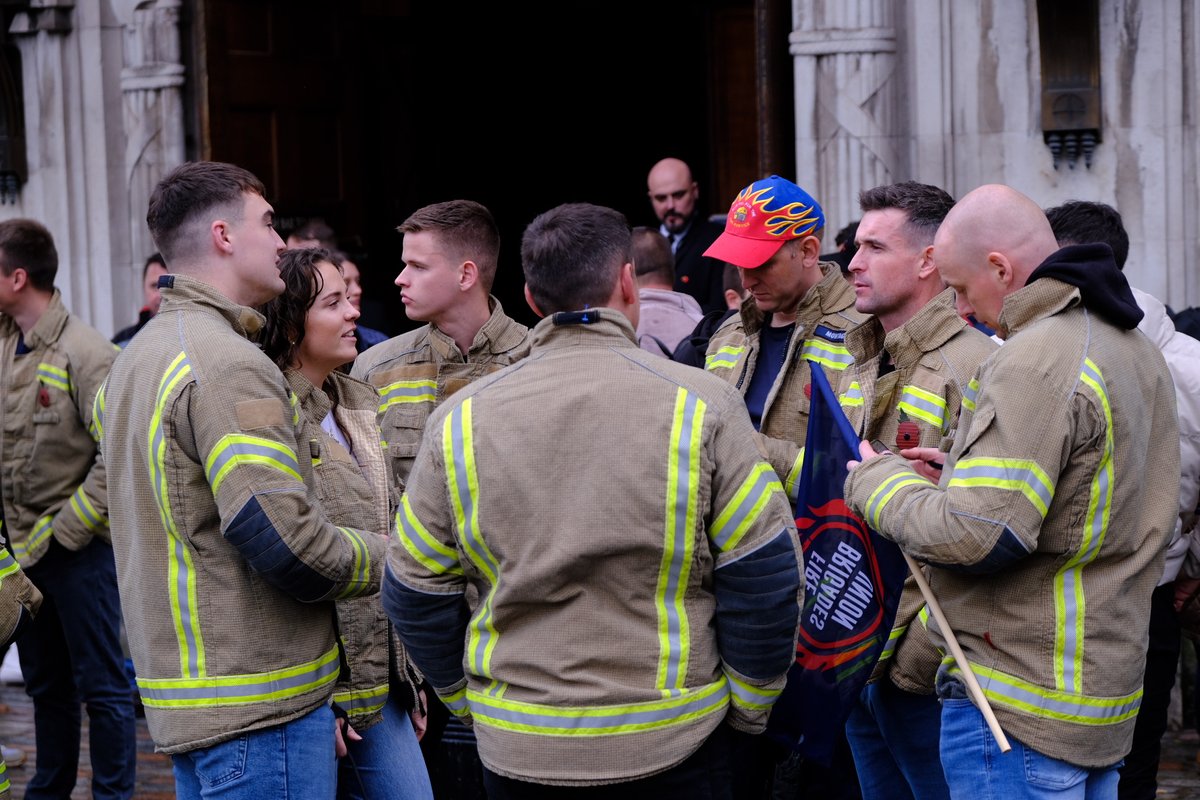 fbunational's tweet photo. A huge turnout for the launch of the #FirefightersManifesto today in Westminster Central Hall. 

Around a thousand firefighters have come from every corner of Scotland, Wales, Northern Ireland and England to fight for the future of the fire and rescue  service. https://t.co/Z2dWUTmrBT