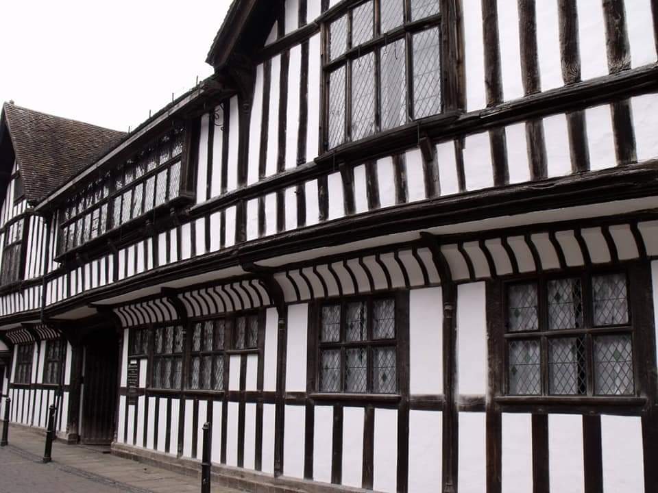 DiscoverhistPH's tweet photo. We are spending a #day #highlighting the #rich #history that #Worcester is #lucky to have. The #WorcesterStory, #walkingtour is keeping us #busy this #morning. All #walks are #avaliable #allyearround. #WorcestershireHour @WorcesterTIC @myworcester @VisitWorcester @VisitWorcs https://t.co/ledO7dnNnT