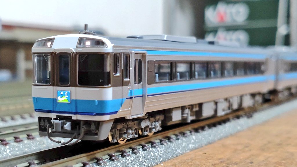 TOMIXのキハ185系剣山色が入線しました。 実車は1996年に「剣山