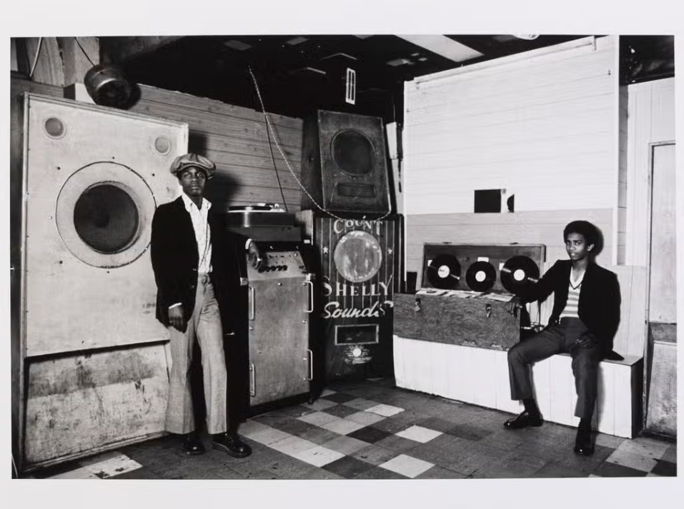 NickMarchand's tweet photo. We're putting it in the diary early. V&A East announces its first exhibition - The Music Is Black: A British Story, opening at the new V&A East Museum at East Bank, in 2025.
More info: https://t.co/pP0KbD9FNb Exhibition trailer: https://t.co/uuQfhxqP6F
#vameast #TMIB https://t.co/F8b5w7ZjVA