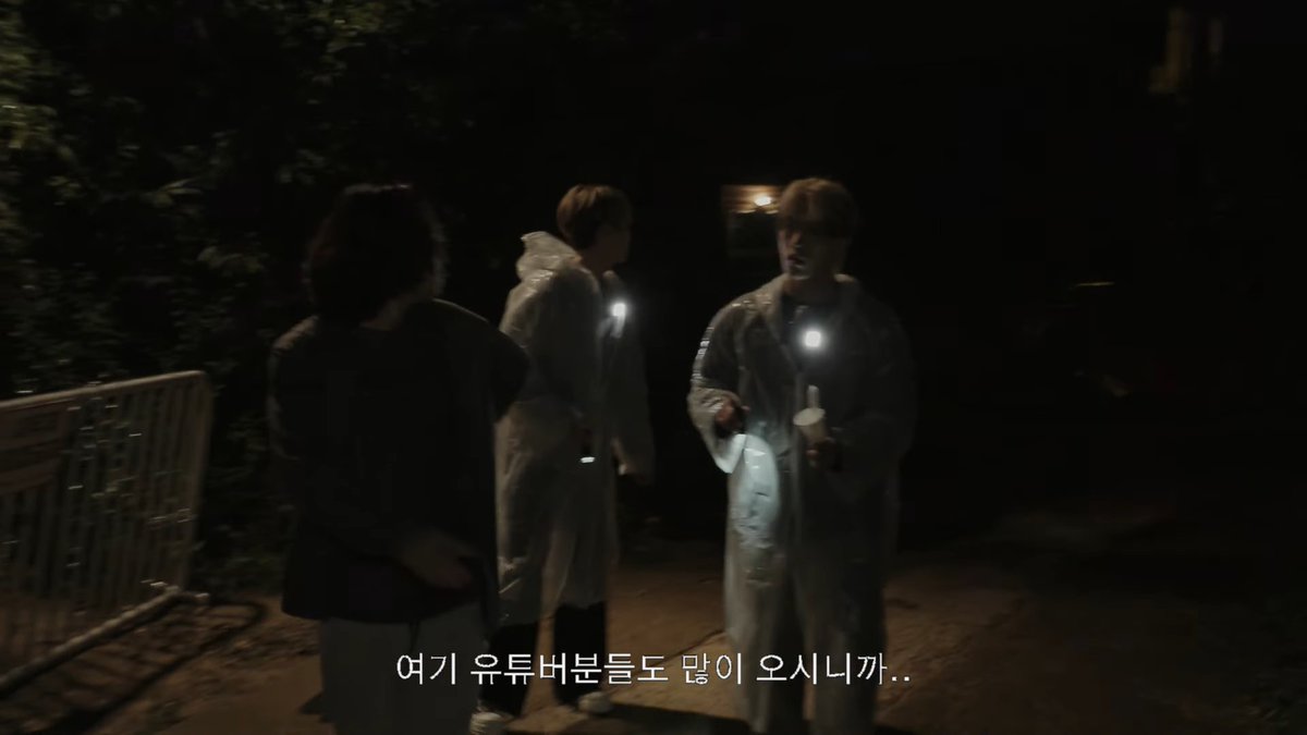 _mir_ror_'s tweet photo. 오늘 고잉은 어느 마을에 내려오는 금기에 대한 이야기가 될 것 같은데 높은 확률로 사이비나 '정체를 알 수 없는 무엇'이 될 것 같음. 우선 이 마을은
1) 괴담 등을 목적으로 오는 유튜버가 많음
2) 20년 전부터 무엇인가 나타나고 있고 그것의 존재를 믿는 사람 vs 믿지 않는 사람으로 반목 중임 https://t.co/YRVTUcJoI0