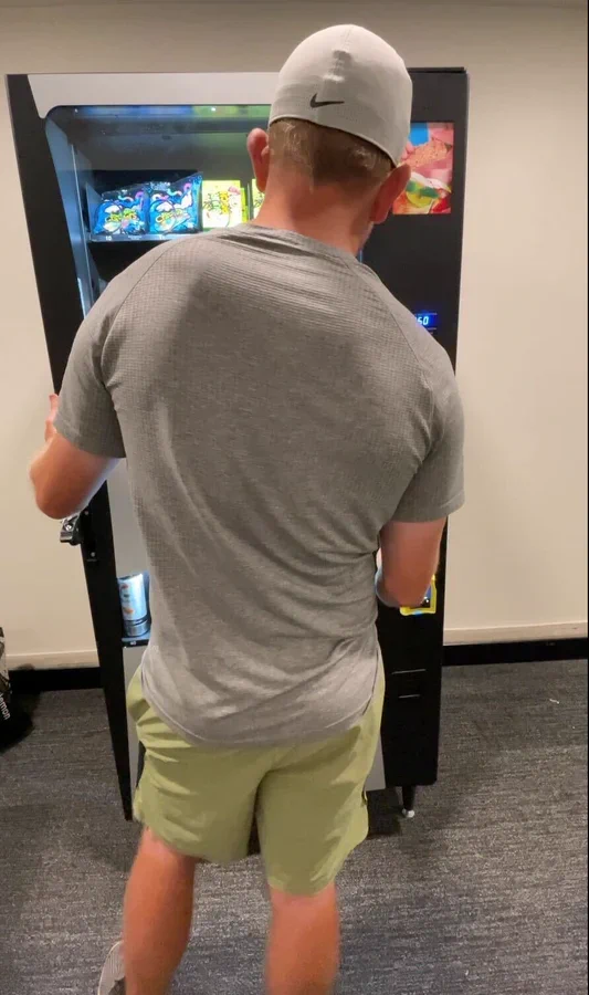 MikeHoffmann's tweet photo. I've installed 14 vending machines for my vending biz.

I taught myself everything from start to finish.

Here's the exact process I follow every time (With pictures + video): https://t.co/xbteyi6PKc