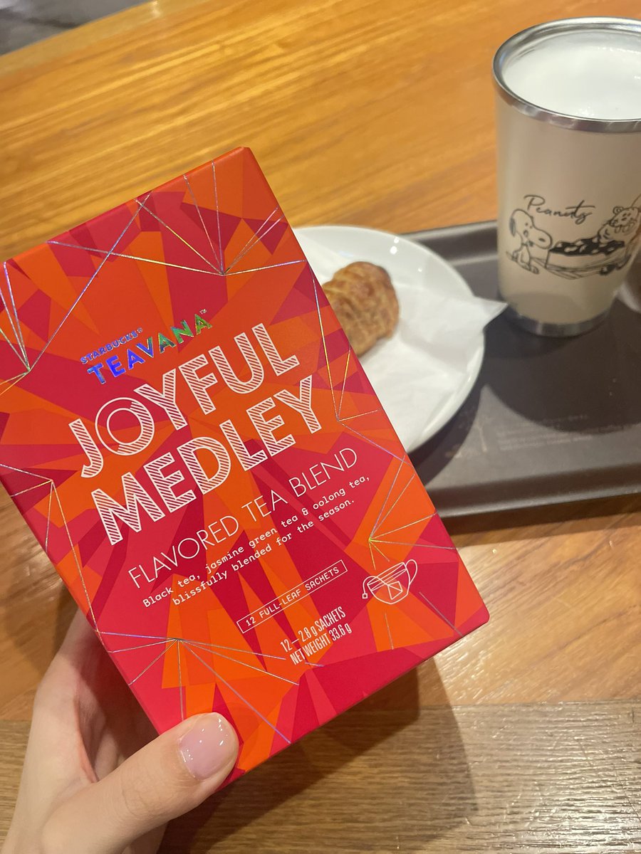marry21416's tweet photo. 出張今回も無事に終わった〜！
1.2年目の頃は採用担当で毎日のように新幹線乗ってたけど、今はもう一回の出張でヘトヘト🥹笑

朝スタバするのが出張の時の楽しみ🥰今日から大好きなジョイフルメドレーが始まった〜❄️華やかさと甘さと爽やかさがたまらない大好きなティーラテ🫖

冬が近づいてく！⛄️ https://t.co/ORIHV4mmaq