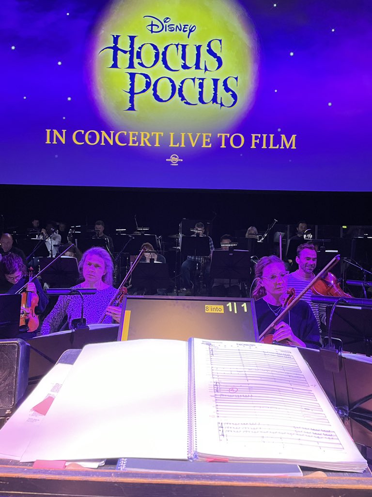 Huge thanks to @senbla and @Disneyconcerts for Hocus Pocus in London and Manchester. Great conducting @JohnDebney’s score, and terrific playing from the musicians with @MusicAgencyCom and judging from the audience reactions at the end it was a huge hit!! #HappyHallloween