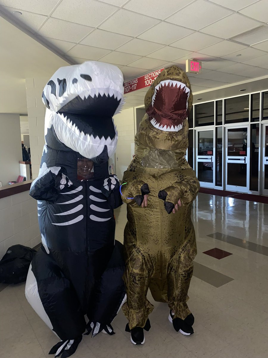 BSA_SRSU's tweet photo. Trunk or Treat was a success! Thank you to everyone involved, what a great turnout. BSA also won the Halloween contest, woohoo! https://t.co/8TVGXLanJG