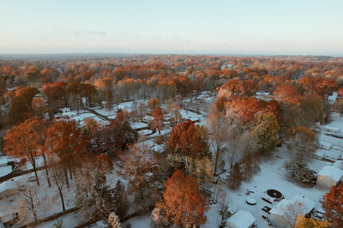 AirSpaethe's tweet photo. First snowfall of the season! https://t.co/OR3NAEVU61