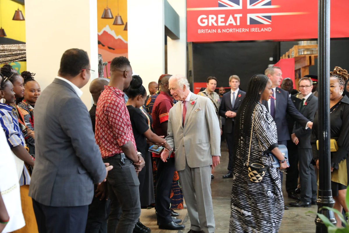 UKinKenya's tweet photo. Turning pineapples into shoes

Banana plants into packaging

Smartphones into art

Kenya is a storm of creativity and innovation -  the King and @JamesCleverly met Kenya's next generation of entrepreneurs

#RoyalVisitKenya #SeeThingsDifferently https://t.co/zu9iFvXj2m
