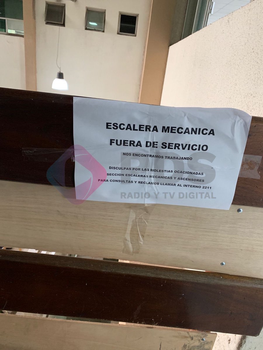 🪜❌Funcionarios del @PoderJudicialPY reportan que las escaleras mecánicas del Palacio de Justicia, sede Capital, no están funcionando desde hace más de una semana. 🔴MóvilPDS: @Lucas_zPy 🔗pdsdigital.com.py #PDSDigital