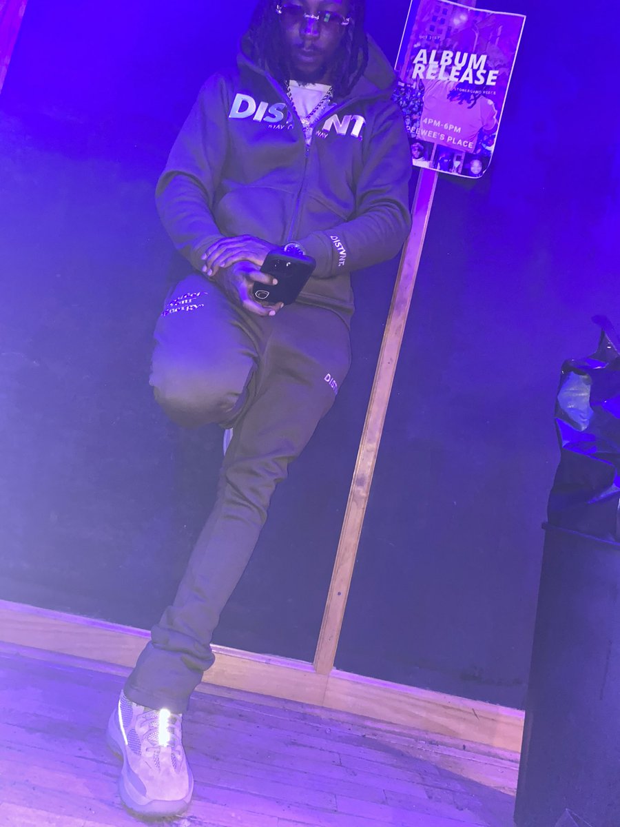 young211's tweet image. Smell free pussy only😎🤧🥶