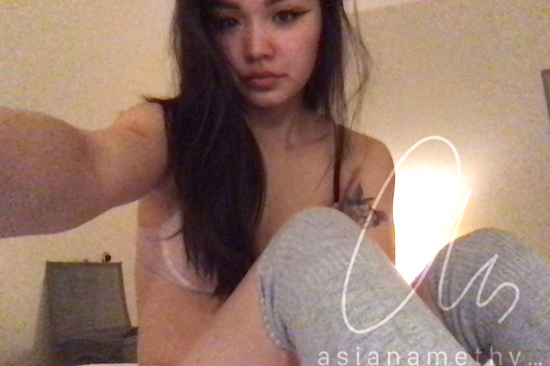 _violetlin's tweet photo. Happy 2 year anniversary returning to sex work to me! 2019 vs 2023 ♿️💜 https://t.co/WWT7Kt3qA3