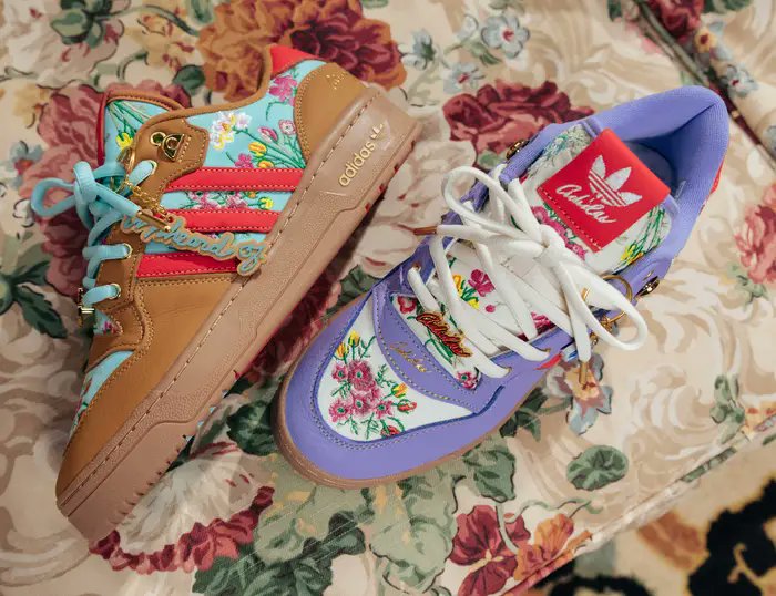 ComplexSneakers's tweet photo. Unheardof's Next Adidas Rivalry Collabs Drop This Week

Full Details HERE: https://t.co/pWvoqK5kpX https://t.co/8gMyjV8Rr0