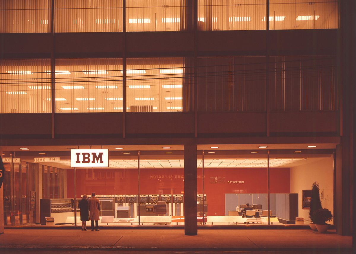 Fall’n down memory lane 🍂 Pictured below: IBM Toronto Data Centre, 1963