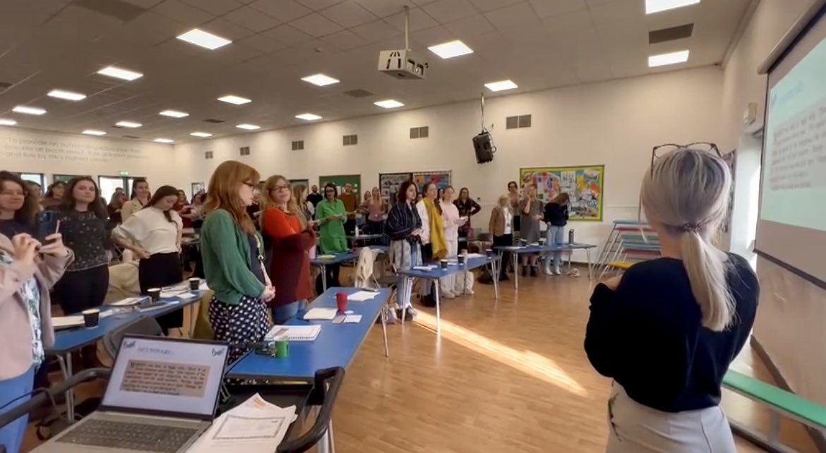 Emma & Olivia were delighted to join @TedWraggTrust for their #InvestmentWeek today. We enjoyed talking all things fluency & sharing our passion for reading. We even got on our feet and performed some Dickens together. Thanks for the invite @MeredithSi20367 & @Miss0Miss1 😍