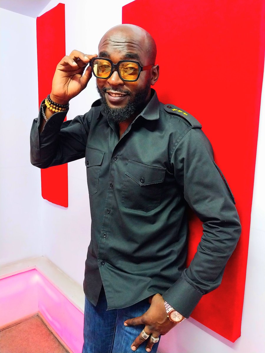 Hot_96Kenya's tweet image. Niaje Watu Wangu Wa Power. Ni Uradi Wednesday ka kawa na Hivi Ndio Tumeingia Hustle Vile Inafaa. 
Unapiga Hustle Ukiwa Area Gani? 
@patrickigunzah @okindo_duncan
#Uradi
#Hot96Drive