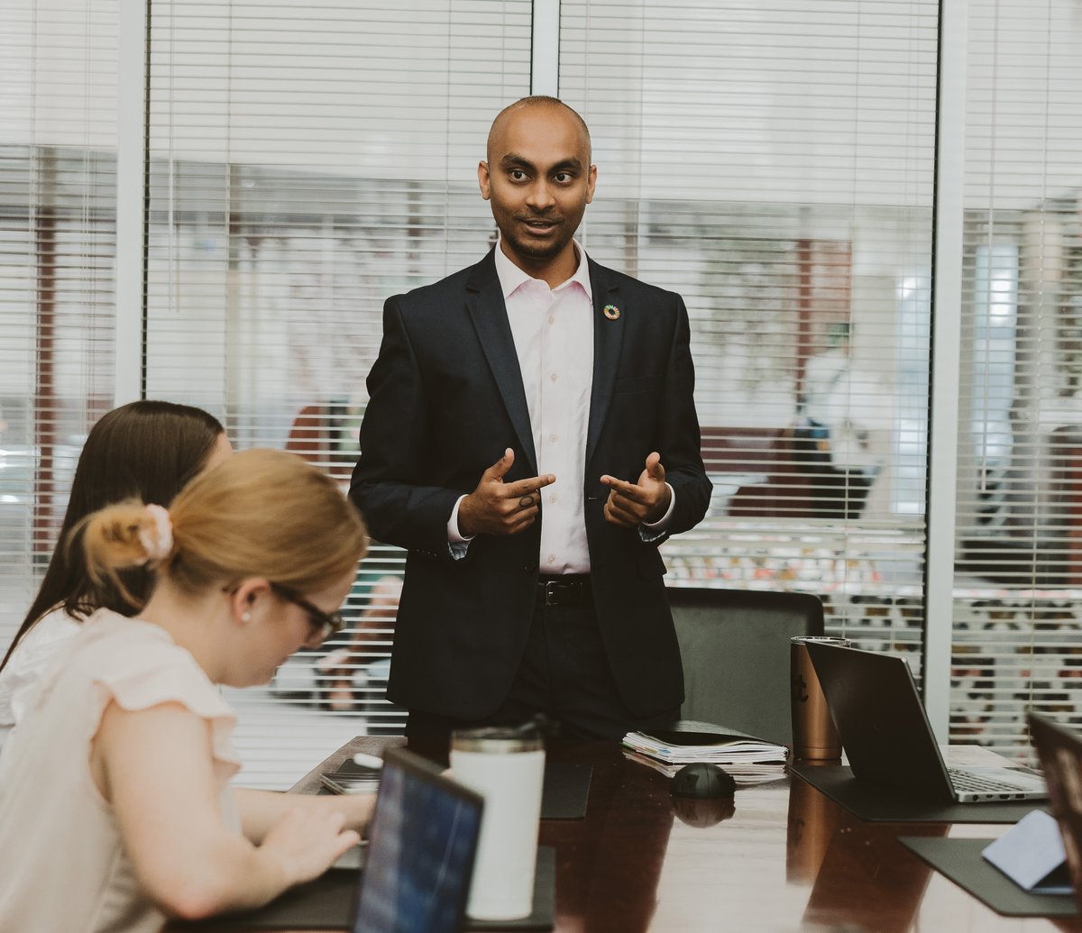 NEW BLOG ARTICLE💡<a href="/KatzPittBiz/">University of Pittsburgh, Katz Graduate School</a> MBA candidate and Digital Transformation Consultant Bishal Dasgupta '24 explores the opportunities available to entrepreneurs with #GenerativeAI by developing applications tailored for various use cases.

Check it out! ⬇️
hubs.li/Q0277_Z_0